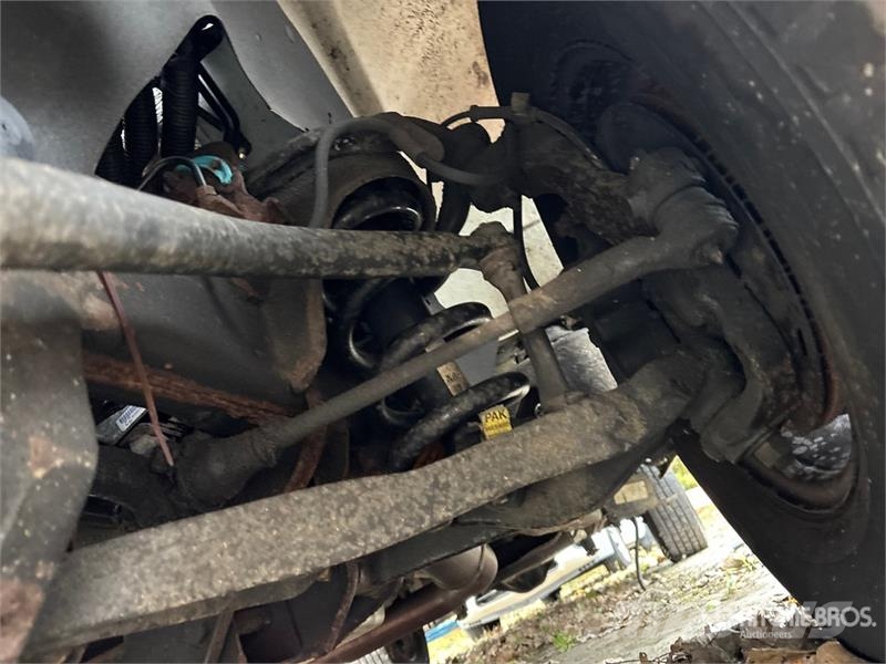 Chevrolet Express 2500 Cargo Van (Inoperable) Pakettiautot