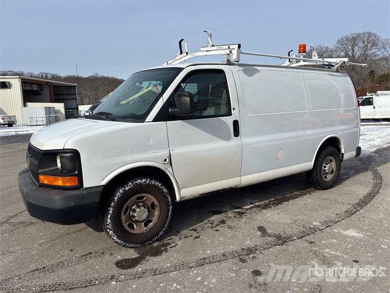 Chevrolet Express 2500 Cargo Van Изотермический фургон