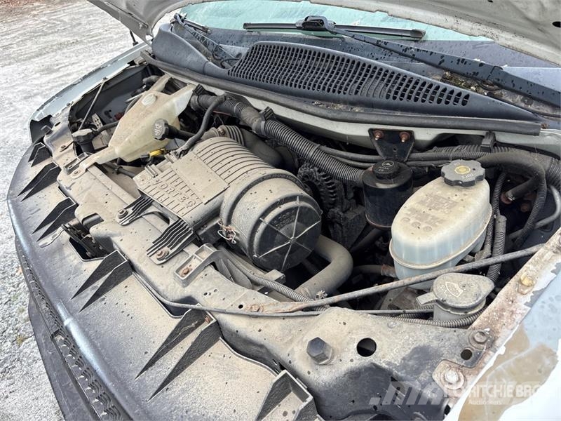 Chevrolet Express 2500 Cargo Van (Inoperable) Pakettiautot