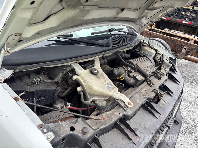 Chevrolet Express 2500 Cargo Van (Inoperable) Pakettiautot