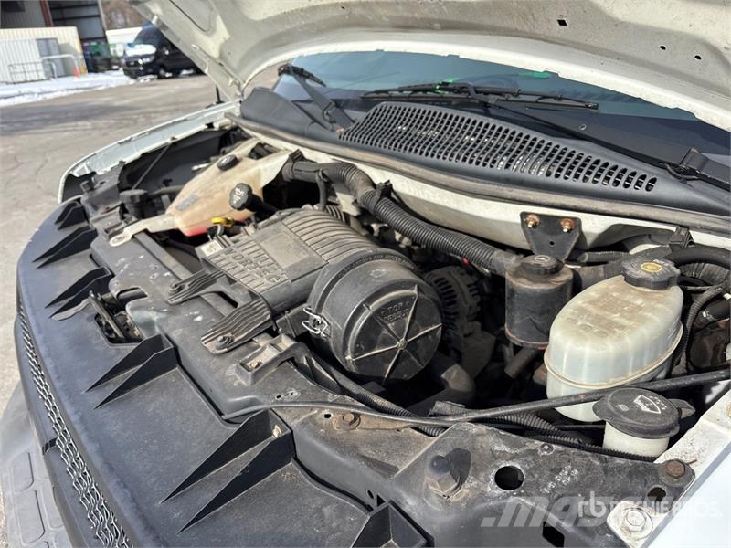 Chevrolet Express 2500 Cargo Van Изотермический фургон