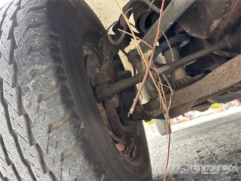 Chevrolet Express 2500 Cargo Van (Inoperable) Pakettiautot