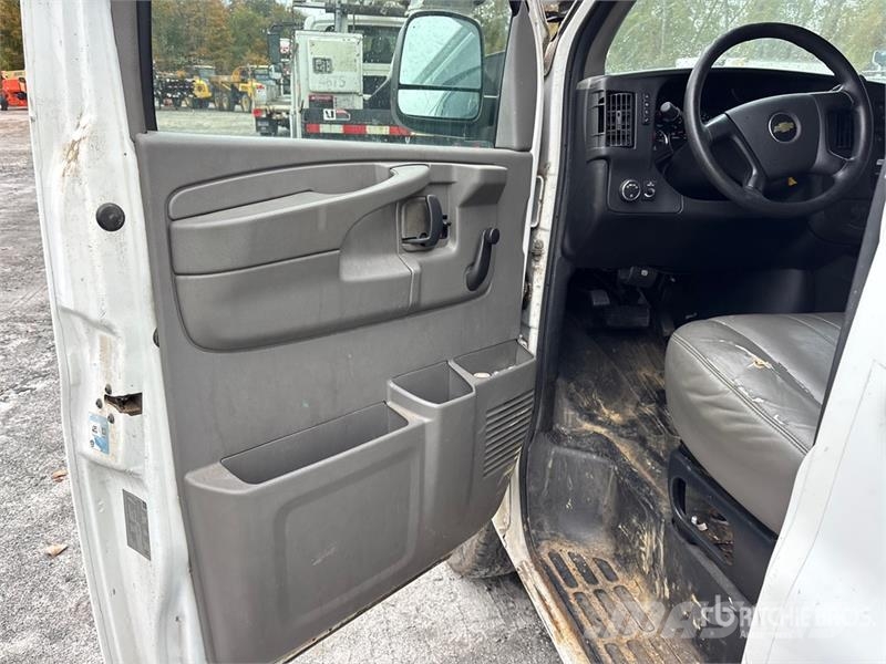 Chevrolet Express 2500 Cargo Van (Inoperable) Pakettiautot