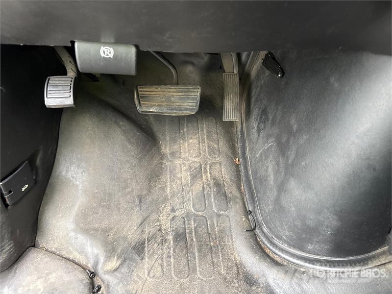 Chevrolet Express 2500 Cargo Van (Inoperable) Pakettiautot