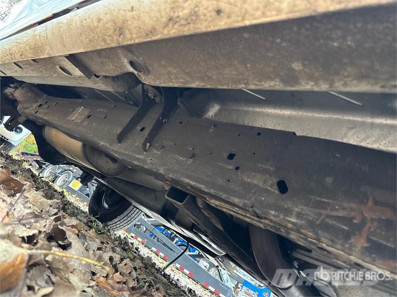 Chevrolet Express 2500 Cargo Van (Inoperable) Pakettiautot