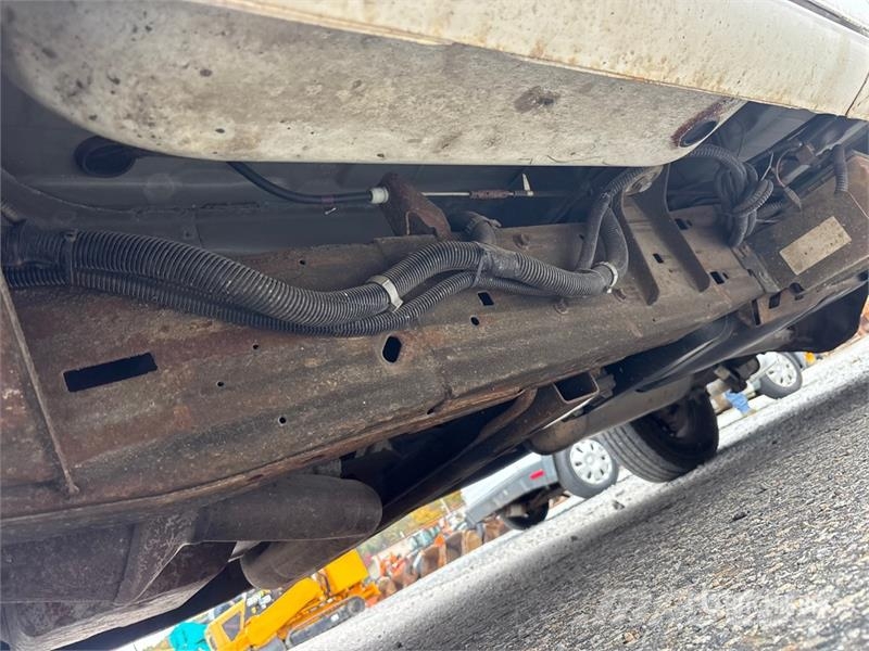 Chevrolet Express 2500 Cargo Van (Inoperable) Pakettiautot