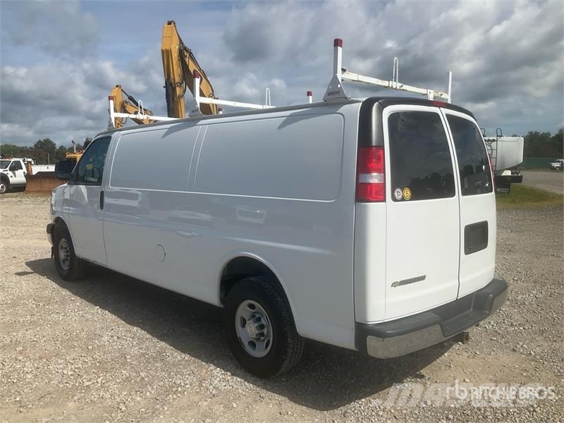 Chevrolet Express 2500 Cargo Van 패널 화물차
