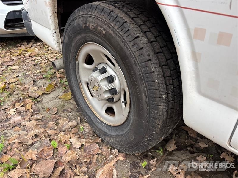 Chevrolet Express 2500 Cargo Van (Inoperable) Pakettiautot