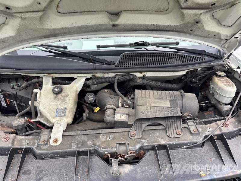 Chevrolet Express 2500 Cargo Van (Inoperable) Pakettiautot