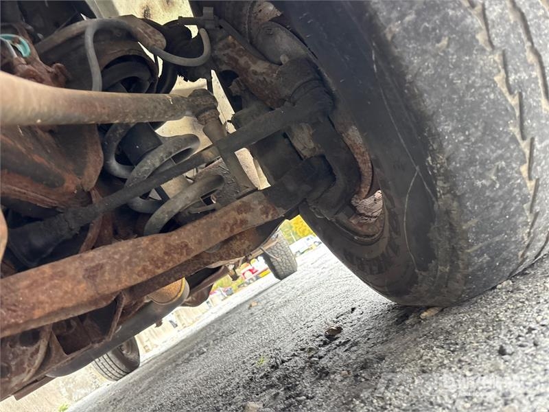 Chevrolet Express 2500 Cargo Van (Inoperable) Pakettiautot