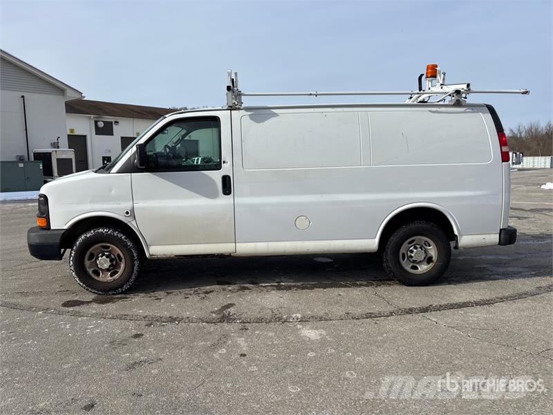 Chevrolet Express 2500 Cargo Van Изотермический фургон