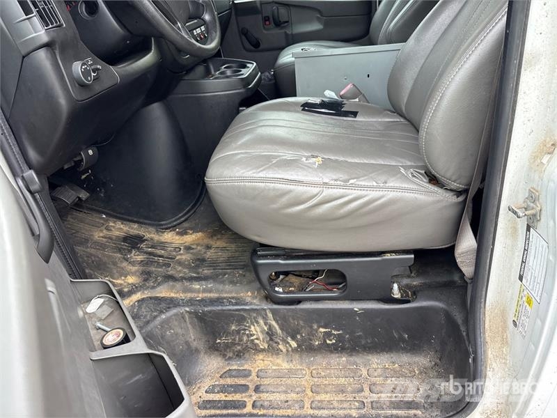 Chevrolet Express 2500 Cargo Van (Inoperable) Pakettiautot