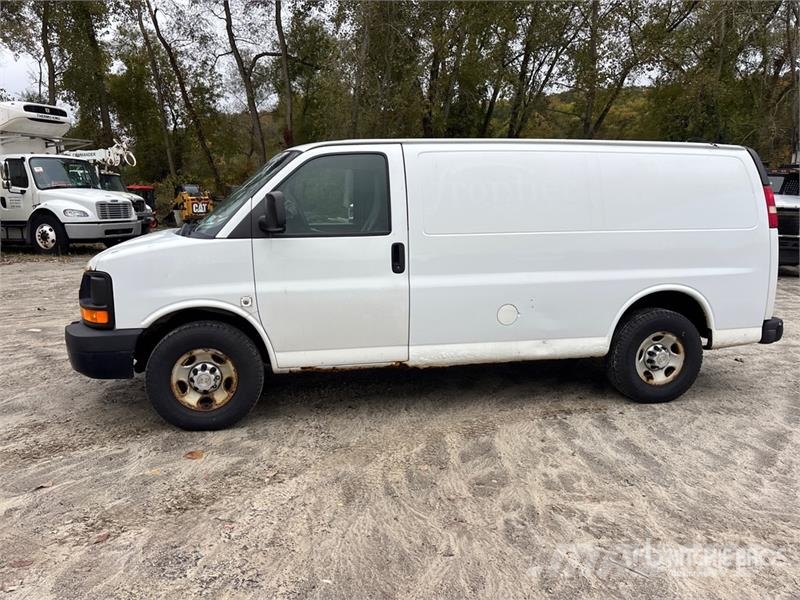 Chevrolet Express 2500 Cargo Van (Inoperable) Pakettiautot