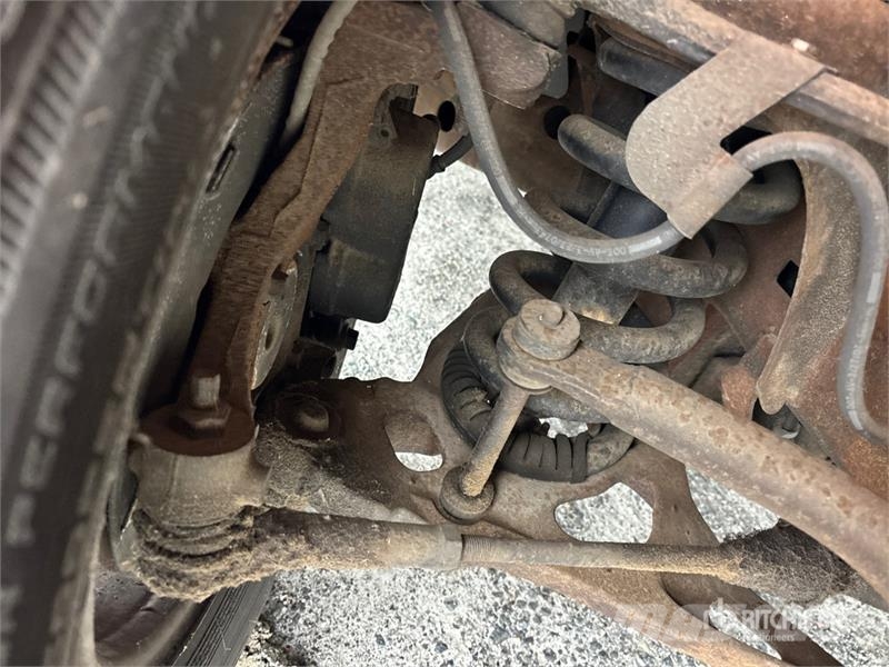 Chevrolet Express 2500 Cargo Van (Inoperable) Pakettiautot