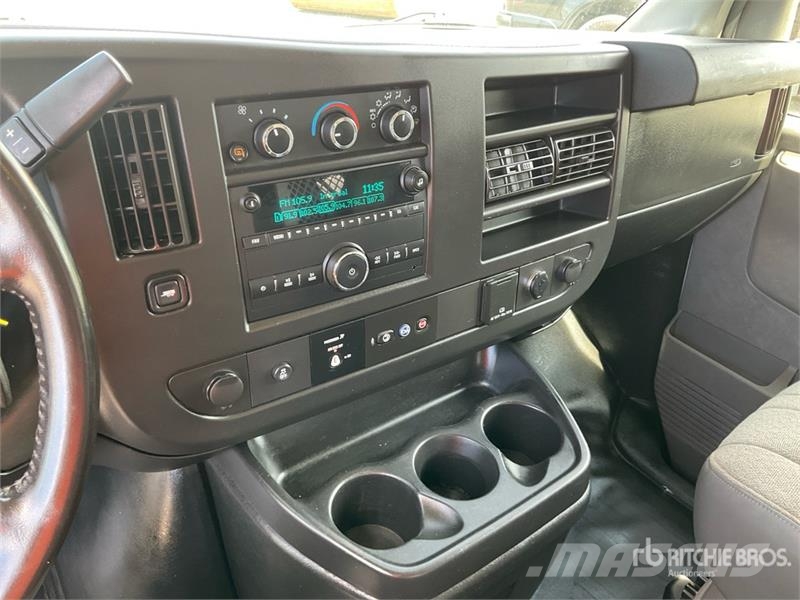 Chevrolet Express 2500 Cargo Van 패널 화물차