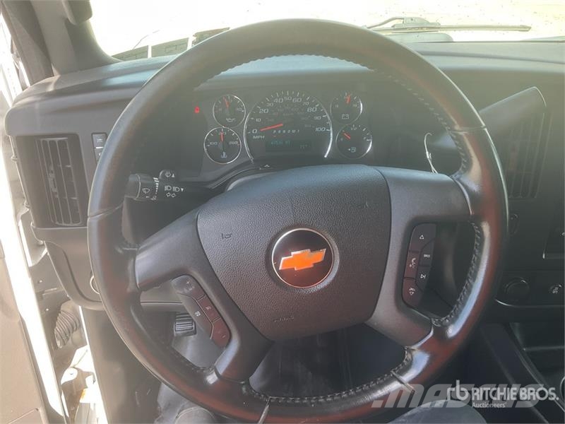 Chevrolet Express 2500 Cargo Van 패널 화물차