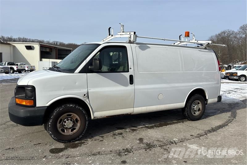 Chevrolet Express 2500 Cargo Van Изотермический фургон