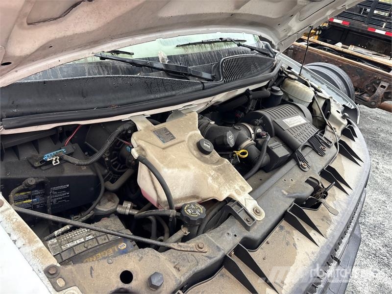 Chevrolet Express 2500 Cargo Van (Inoperable) Pakettiautot