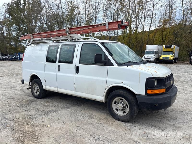 Chevrolet Express 2500 Cargo Van (Inoperable) Pakettiautot