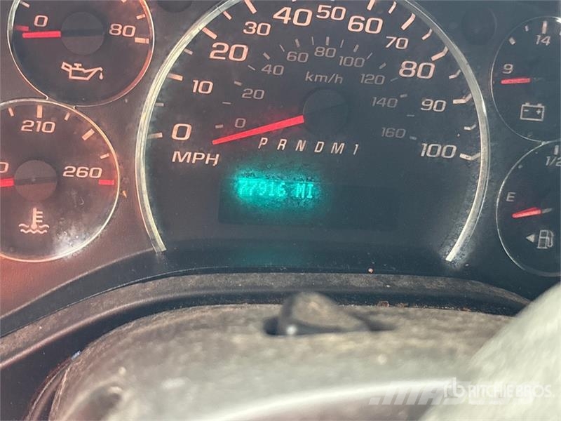 Chevrolet Express 2500 Cargo Van (Inoperable) Pakettiautot