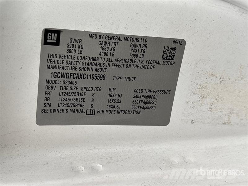 Chevrolet Express 2500 Cargo Van (Inoperable) Pakettiautot