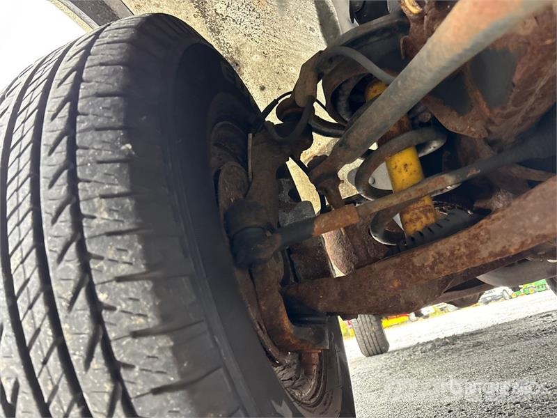 Chevrolet Express 2500 Cargo Van (Inoperable) Pakettiautot