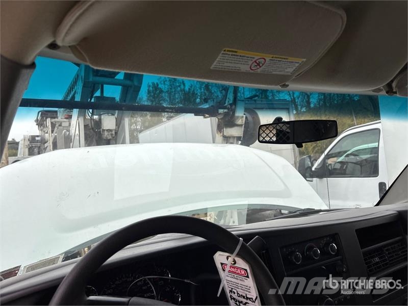 Chevrolet Express 2500 Cargo Van (Inoperable) Pakettiautot