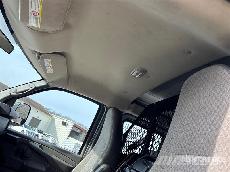 Chevrolet Express 2500 Cargo Van Изотермический фургон