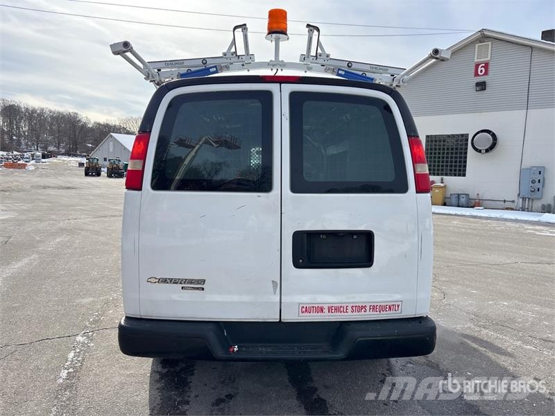 Chevrolet Express 2500 Cargo Van Изотермический фургон