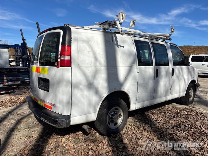 Chevrolet Express 2500 Cargo Van (Inoperable) Pakettiautot