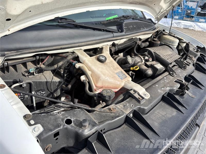 Chevrolet Express 2500 Cargo Van Изотермический фургон
