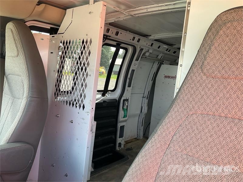 Chevrolet Express 2500 Cargo Van 패널 화물차
