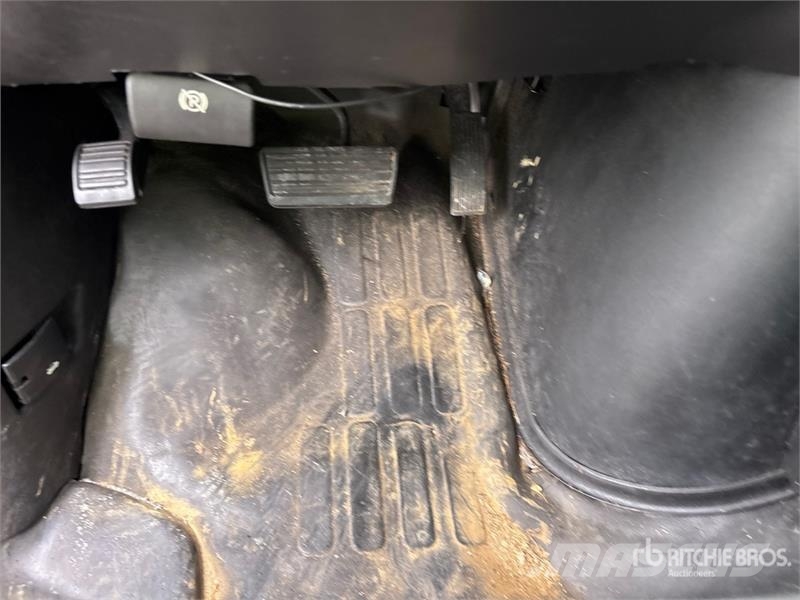 Chevrolet Express 2500 Cargo Van (Inoperable) Pakettiautot