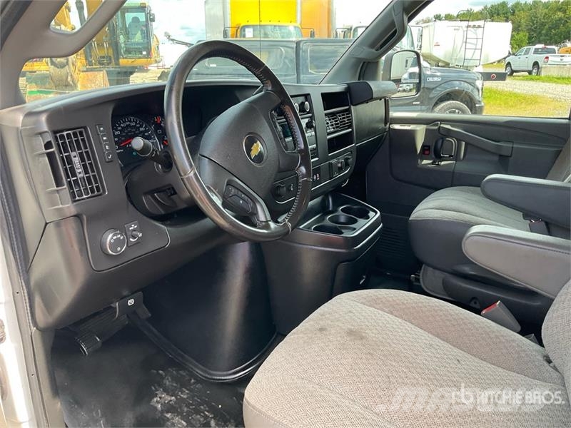 Chevrolet Express 2500 Cargo Van 패널 화물차