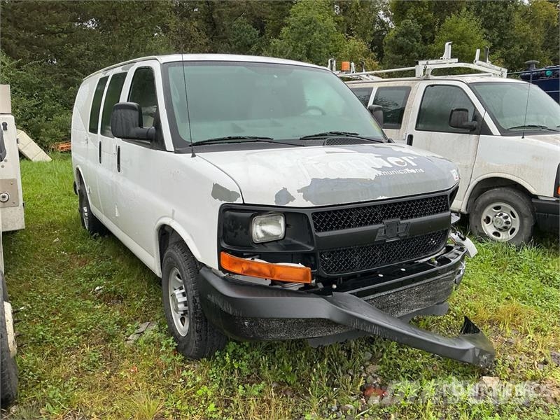 Chevrolet Express 2500 Cargo Van (Inoperable) Pakettiautot