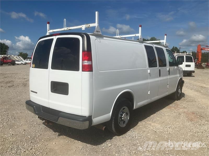 Chevrolet Express 2500 Cargo Van 패널 화물차