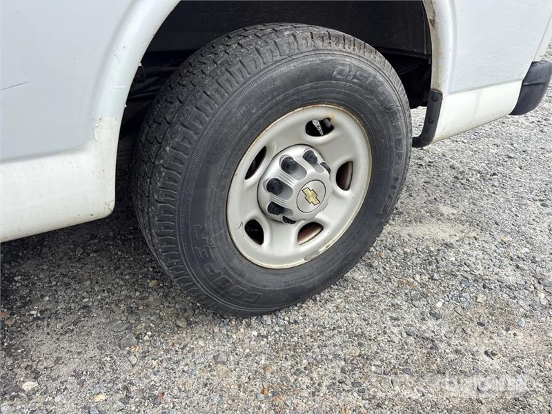 Chevrolet Express 2500 Cargo Van (Inoperable) Pakettiautot