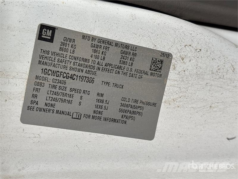 Chevrolet Express 2500 Cargo Van (Inoperable) Pakettiautot