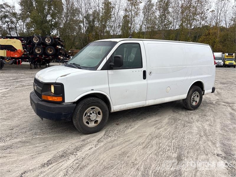 Chevrolet Express 2500 Cargo Van (Inoperable) Pakettiautot