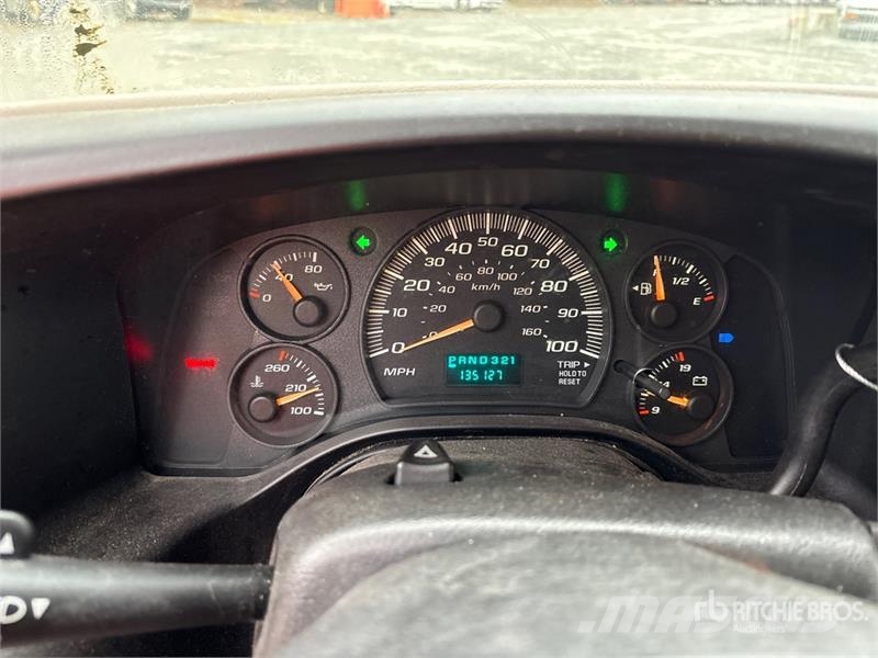 Chevrolet Express 2500 Cargo Van (Inoperable) Pakettiautot