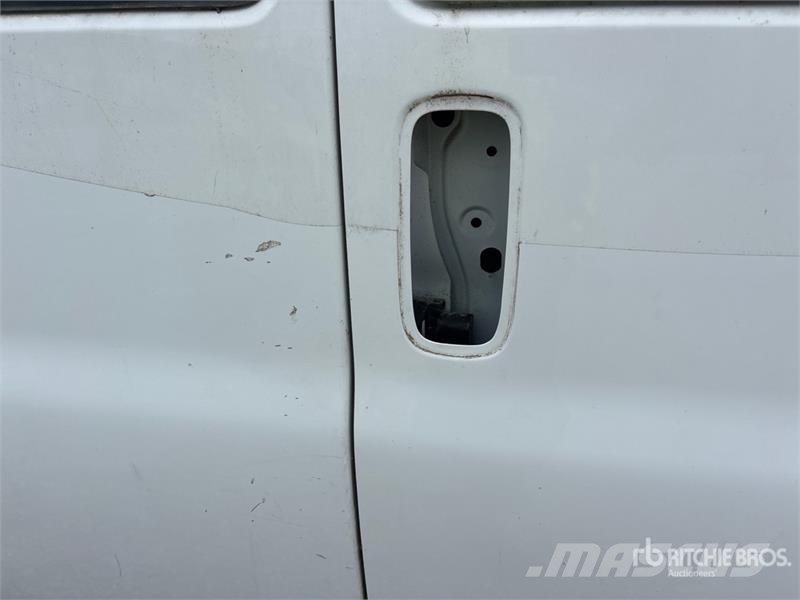 Chevrolet Express 2500 Cargo Van (Inoperable) Pakettiautot
