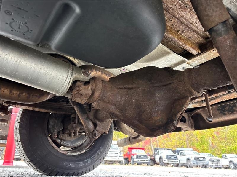 Chevrolet Express 2500 Cargo Van (Inoperable) Pakettiautot