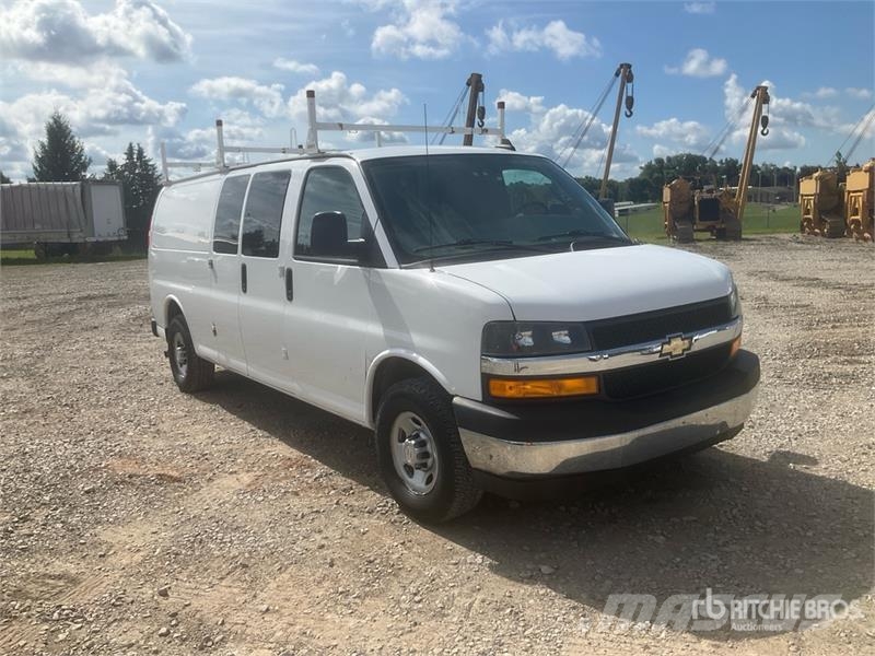 Chevrolet Express 2500 Cargo Van 패널 화물차
