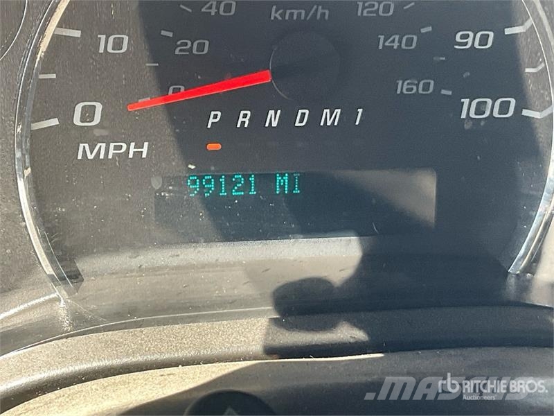 Chevrolet Express 2500 Cargo Van Pakettiautot