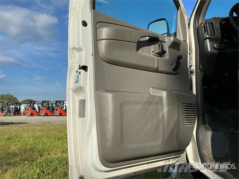Chevrolet Express 2500 Cargo Van (Inoperable) Pakettiautot