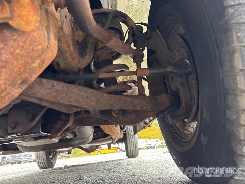 Chevrolet Express 2500 Cargo Van (Inoperable) Pakettiautot