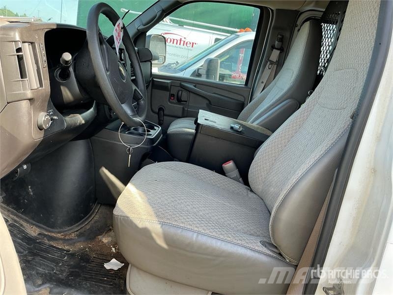 Chevrolet Express 2500 Cargo Van (Inoperable) Pakettiautot
