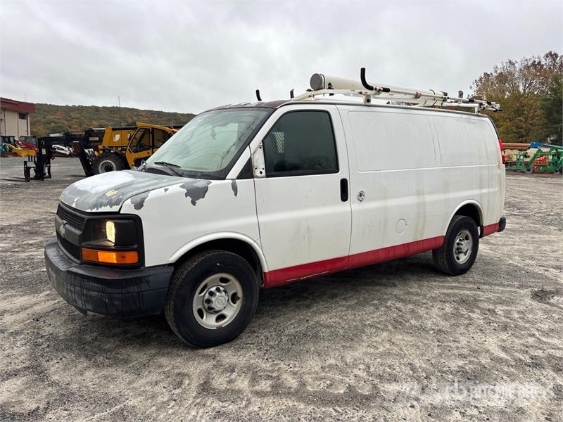 Chevrolet Express 2500 Cargo Van (Inoperable) Pakettiautot