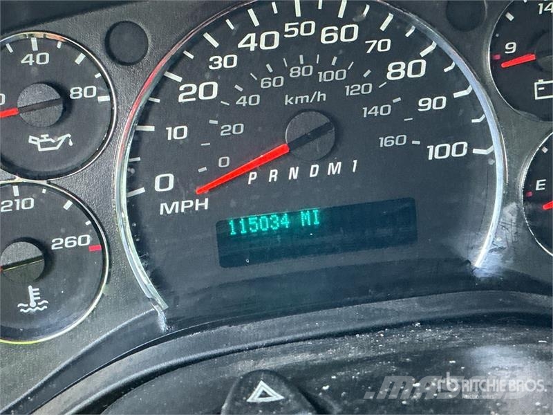 Chevrolet Express 2500 Cargo Van (Inoperable) Pakettiautot