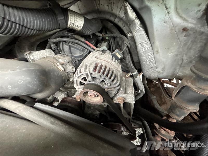 Chevrolet Express 2500 Cargo Van (Inoperable) Pakettiautot